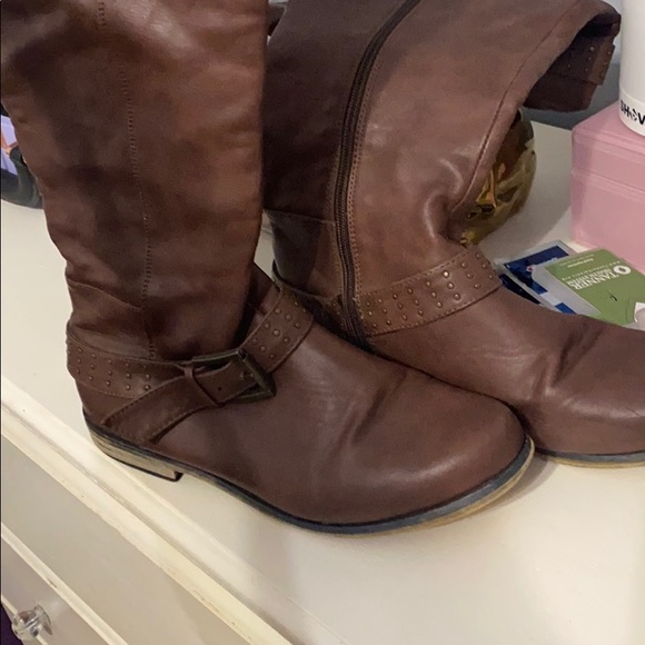 Cute fall boots - Picture 3 of 3